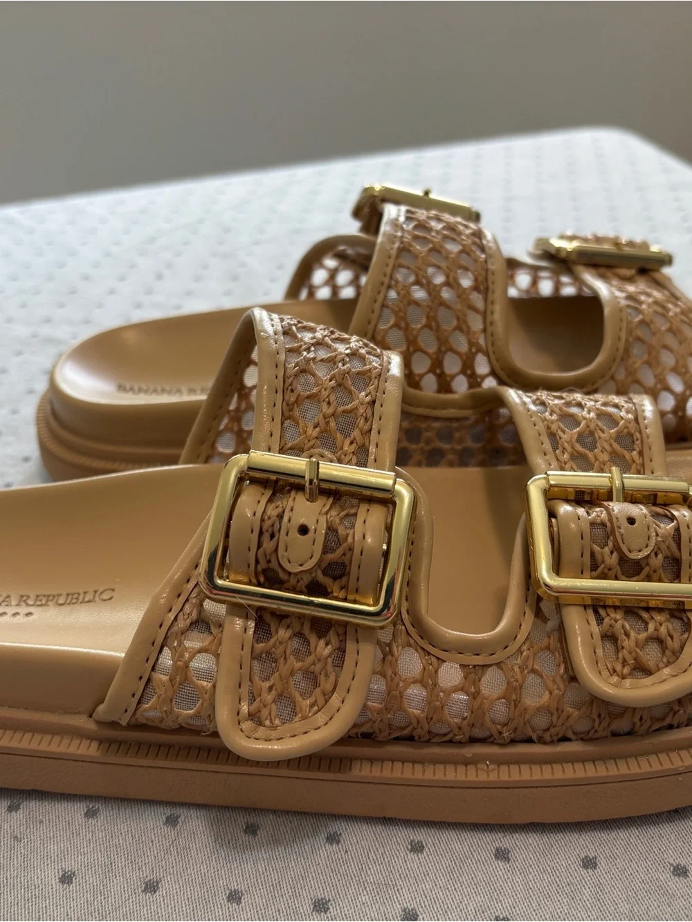 Banana Republic NWOT! Tan Woven Birkenstock Type Slide Sandals Never Worn